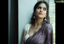 Aditi Sudhir Pohankar Instagram - She could read his mind and him her eyes !.” . . Today’s colour purple 🙃 Who loves purple ⬇️ . . Team AP . 📸 @vaibhav.photograaphy 💄 @rekhapillairawat 👧 @saiba6780 . . #aaditipohankar #she #sheonnetflix #saree #indian #bollywood #beautiful #instagood #instagram #fashion #fashionnova #tollywood