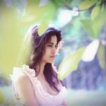 Aditi Sudhir Pohankar Instagram - Caption this ! #be #beauty #aaditipohankar #beautiful #instagood #instagram #instadaily