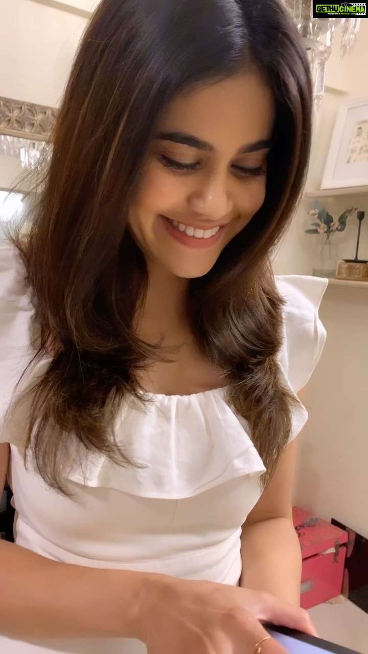 Aditi Sudhir Pohankar Instagram - Wow thank you for making my birthday so special, and it was on the 1 st of Jan, to avoid confusion! but I am always a late runner on the gram ! Thank you @elan.offl and @niveditapohankar for gifting this beautiful @bose will cherish the rhythm of life with it ! Love you’ll thank you soooooo much ! #aaditipohankar #she #birthday #1stjanuary #2022