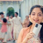 Ahana Kumar Instagram – When everyone comes together for Onam , it’s Bliss! And when all of it is perfectly captured with Oppo , every blissful moment turns into a beautiful memory , for eternity! 🌸

Directed by @prakkatmartin ✨
Shot by @mahesh_raj_dop ✨
Music @kailasmenon2000 ✨
Stylist @sameerasaneesh ✨
Make Up @ronexxavier4103 ✨
Hair @seemaharidas8699 ✨
Agency @identitiadvertising ✨
Special Thanks @bineeshchandra ✨
Concept and script @saratprakash ✨
Location @portmuziriskochi ✨

#OPPOOnam #OPPOOnamLuckyDraw #Onam2021 #OPPOKerala