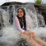 Ahana Kumar Instagram - Tooooooo happy in and around water :)))))