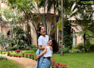 Ahana Kumar Instagram - Accidental Twinning with My Heart-Beat 😘 #LastPostOf2021 @hansubeeeey 😘 2021 , you were good. Thanks for the laughs , the strength , the love and the new things. Here’s to always hoping for happiness above all! ♥️ The Leela Palace Bengaluru