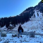 Ahana Kumar Instagram - It’s time to leave Kashmir , with so many memories frozen in my heart and mind.( pun intended ❄️ ) My favourite part about travelling ( apart from food obv ) is that feeling of wanting to come back when you’re about to leave. That’s when you know that you did it absolutely right. On that note , see you again Kashmir ✨ Thankyou @tentgraam and @tentgramtrips for taking care of everything to the T ♥️ Pahalgam