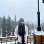 Ahana Kumar Instagram - Wished SO badly to see SNOWFALL. Thankfully , Nature Obliged. ✨❄️♥️ #Magical ✨ Gulmarg, Kashmir