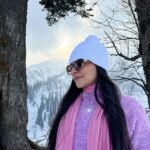 Ahana Kumar Instagram - Cold , Frozen , Pink & Happy 💕❄️ Gulmarg, Kashmir