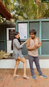 Ahana Kumar Instagram - These days my idea of Fun while hanging out with my Funny Friends is making Reel Videos I never ever want to post and then posting them 1 week later 

Fun Friend Featured here : Amith

Oo Anta Vaa @amith.mohan.rajeswari .. nammade oru practice polum cheyyathe olla ah sync ee 😘