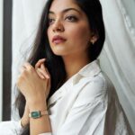 Ahana Kumar Instagram - Feelin’ dreamy and all that vibe 💯 , wearing the new Quadro watch from @danielwellington and I love love how the green dial stands out so beautifully 💚✨ Get yours from the website ; shop now and get 15% off. Additionally you can use my code DWXAHAANA to get 15% more ✨ #danielwellington #ad #DWali
