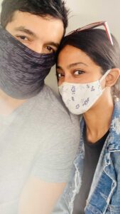 Aindrita Ray Instagram - Want to avoid the nuisance of traffic,honking,pollution,also save time anddd enjoy an underground as well as an elevated view of our garden city well then try the Bengaluru metro .. was such a peaceful ride 🚊 #nammametro with my sugar boo @diganthmanchale  Happy Sunday yall!! 💚 #traveleasy #pollutionfree