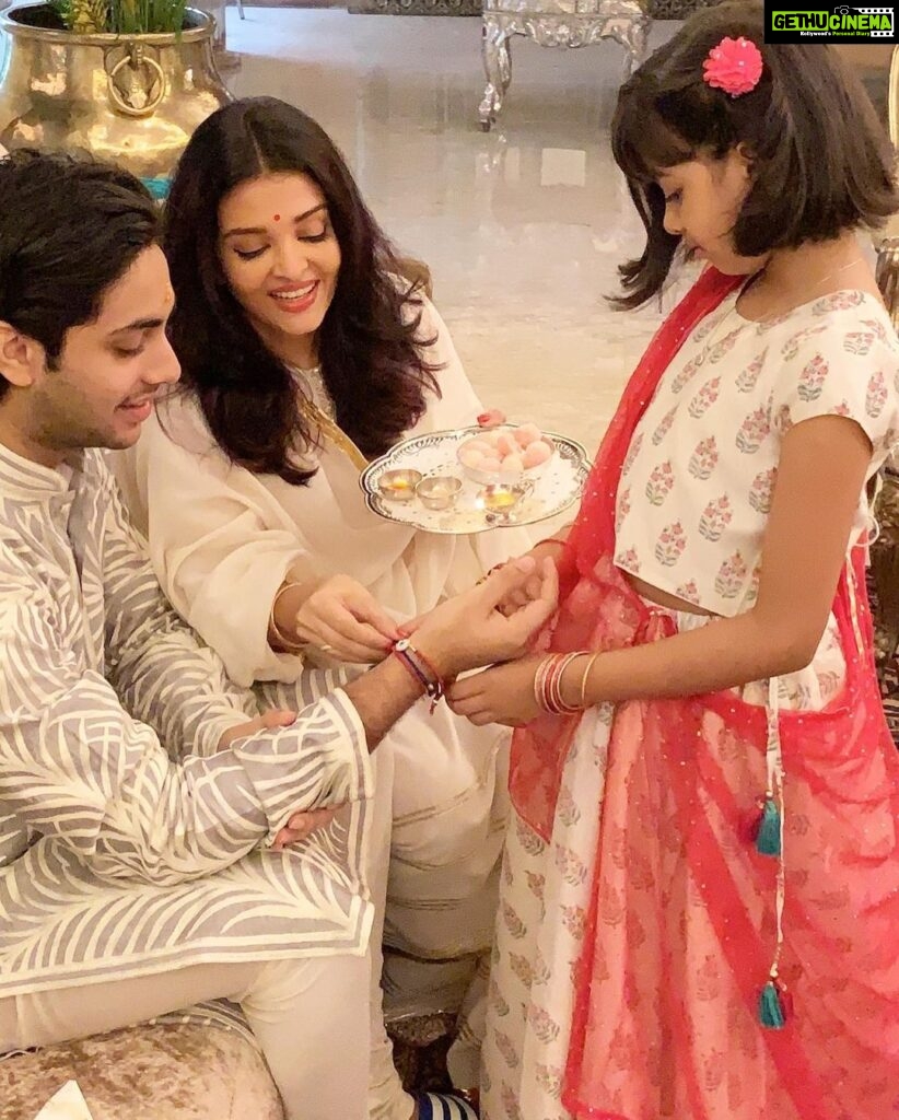Aishwarya Rai Instagram – 💖LOVE 🤗 Happy Raksha Bandhan ALWAYS 💝 | Gethu ...