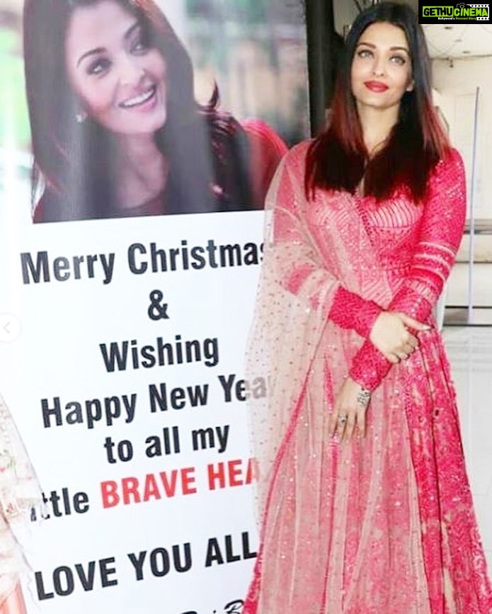 Aishwarya Rai Instagram - ✨🥰CHRISTMAS CHEER⭐️LOVE ❤️ BLESSINGS 😇and Saluting ALL the Angelic BraveHearts at CPAA🤗❤️ GOD BLESS ALL their Families, Doctors, Caregivers and Loved ones ⭐️✨ I’m so overwhelmed by your Strength of Spirit, Positivity and ever-smiling darling Pure Souls❤️GOD BLESS n LOVE ALWAYS ✨