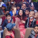 Aishwarya Rai Instagram - “HOPE 2018” this morning at Tata Memorial Hospital for Children😇😍🤗✨😘GOD BLESS ALL THESE ANGELIC BRAVEHEARTS❤️🤗✨😇⭐️and their Doctors , Families, Loved ones and Caregivers🙏 my Love ALWAYS😇❤️✨