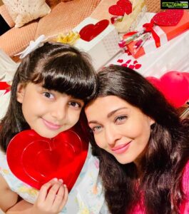 Aishwarya Rai Instagram - ✨❤️🥰😍😘💕❤️💖🌟🦄🎊🌈✨ LOVE YOU ETERNALLY, INFINITELY and UNCONDITIONALLY MY DARLING ANGEL AARADHYA 😍🥰😘🤗💝💕💖❤️🌈✨