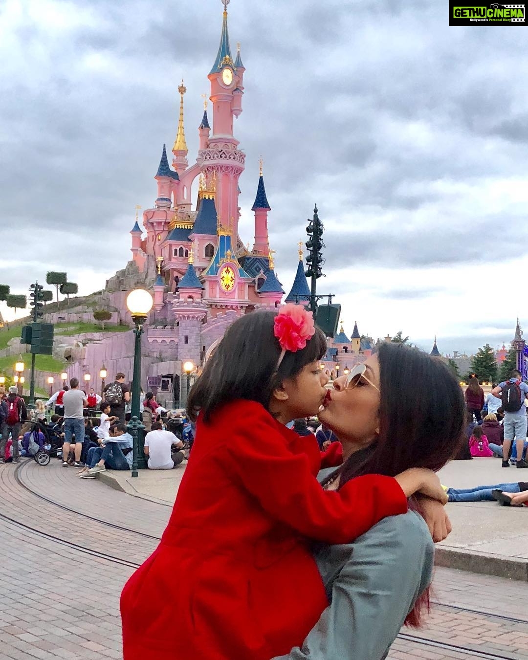 Aishwarya Rai Instagram - 💖My Princess Angel’s Happiness means the World to me😍 My Aaradhya...My LIFE✨My Eternal LOVE 💖