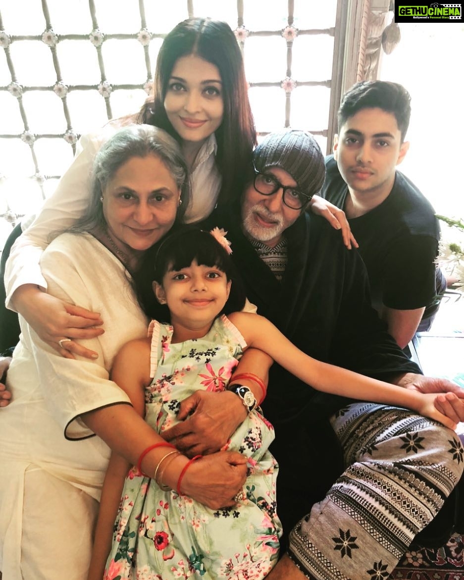 Aishwarya Rai Instagram - ✨Happyyy Anniversary Pa n Ma✨ 💐 Love, Health and Happiness always God Bless 💝🤗🌈