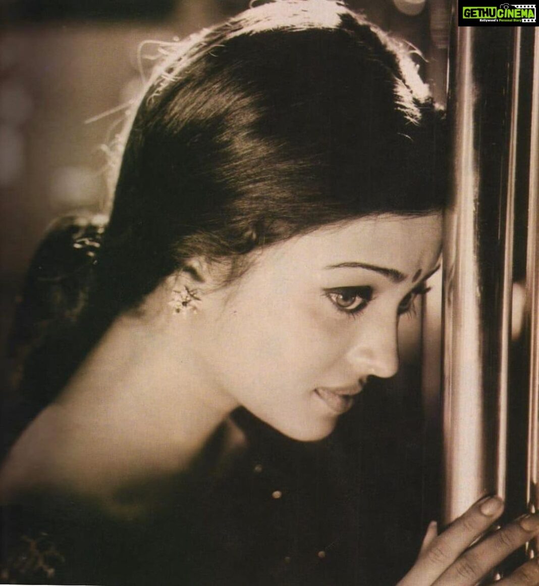 Aishwarya Rai Instagram - ✨❤️22 years of “HUM DIL DE CHUKE SANAM”💖I am reminded, by such an outpouring of love… but my dearest Sanjay… This one is evergreen… Forever… 💝THANK YOU🥰… and to ALL our audience world over… and my everLOVING family of well-wishers… THANK YOU FOR ALL YOUR LOVE…ALWAYS❤️🥰Much LOVE too 💝✨