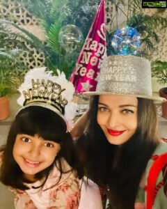Aishwarya Rai Instagram - ✨🎊💝LOVE , PEACE and HAPPINESS GOD BLESS 🌟🌈💖HAPPY 2021💝✨