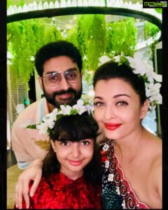 Aishwarya Rai Instagram - ✨🥰❤️I LOVE YOU FOREVER AND BEYOND 😍💖😘💞💝💕🤗💗🌈🎊✨