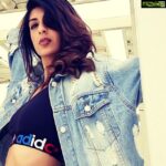 Aishwarya Sakhuja Instagram - Self shoot❤❤ I prefer not doing one 😳 #AishwaryaSakhuja #streetstyle #streetfashion #lovefordenim #adidasoriginals #homeshoot #dubailife #indianatheart #actor #actorslife #anchor