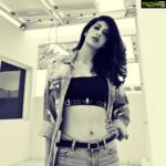 Aishwarya Sakhuja Instagram - Self shoot❤❤ I prefer not doing one 😳 #AishwaryaSakhuja #streetstyle #streetfashion #lovefordenim #adidasoriginals #homeshoot #dubailife #indianatheart #actor #actorslife #anchor