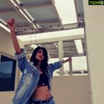 Aishwarya Sakhuja Instagram - Self shoot❤❤ I prefer not doing one 😳 #AishwaryaSakhuja #streetstyle #streetfashion #lovefordenim #adidasoriginals #homeshoot #dubailife #indianatheart #actor #actorslife #anchor