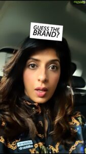 Aishwarya Sakhuja Instagram - 5 baar aur vodafone bol leti hoon😛

#guessthebrand #instagood #instareels #instagram #instafun #reeitfeelit #reelkarofeelkaro #reelsinstagram #reelsindia #reelsvideo #AishwaryaSakhuja