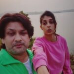 Aishwarya Sakhuja Instagram - Sun Zara soniye Sunn Zara #instareels #instajokes #instagramcomedy #instacomic #reelsinstagram #reelsofindia #reelkarofeelkaro #reelsvideo #reels #pj #badjokes #wordplay #roash #nature #riverfront #river #husbandandwife #wife #wifelove #shoes #couples #couplereels #hatersfuckoff🖕 #mumbai #india