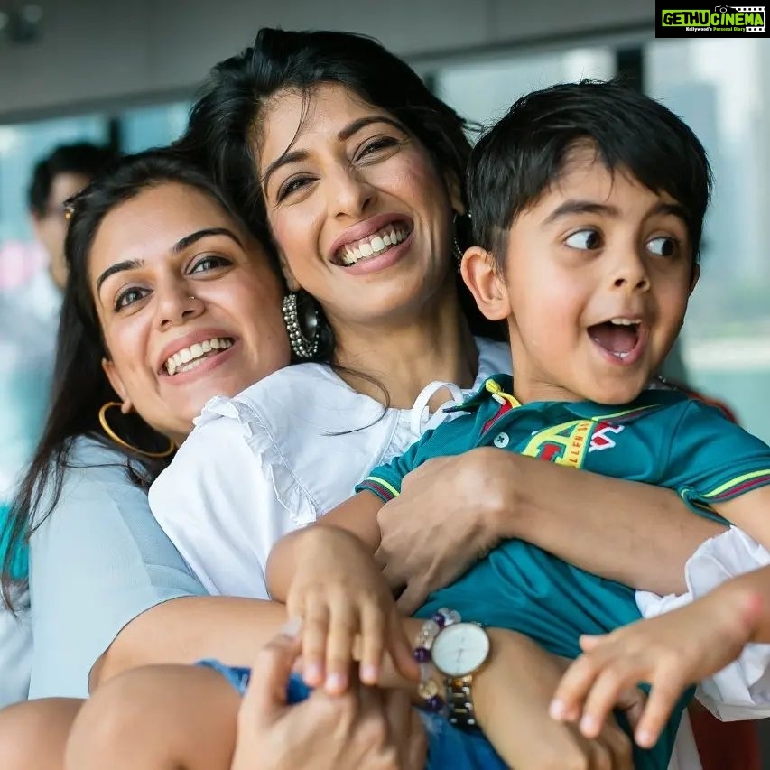 Aishwarya Sakhuja - 7K Likes - Gratitude post😊😊
Covid hit each one of us.
From losing near and dear ones to not seeing them for months, it put a lot of things in perspective for me. Covid,lockdowns,lack of oxygen in the hospitals and the constant huffing and puffing behind masks,it taught me not to take my freedom,my life,my family for granted.
Thank god for technology, video calls kept us connected in more ways than one. But theres nothing like giving your loved ones an actual hug. I felt LOVE in all its glory.
Gratitude Gratitude Gratitude
@geetkaul plz thank Viren bhaiya for capturing these important moments for us
@ashimakakar
@cmakakar
#babyanika
#babyshivi