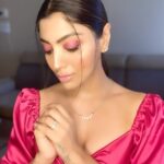Akanksha Puri Instagram - Kept stars with me in form of Diamonds 💎 . . This is real sterling silver jewellery and the stones looks as real as diamond. You can buy at @clara.in #morning #morningvibes #goodvibes #collaboration #jewellery #diamonds #love #photo #pic #picoftheday #instagram #instagood #fashion #style #bossbabe #happy #girl #beingme #akankshapuri #❤️