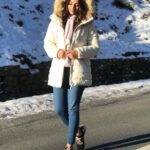 Akanksha Puri Instagram - Cozy winter vibes ❄️ 🥶 ⛄️ . . #winter #morning #christmas #travel #travelgram #goodvibes #photooftheday #picoftheday #love #beauty #lifestyle #instagram #instagood #instafashion #fashion #style #smile #happy #beingme #akankshapuri #❤️ #❄️ #⛄ Solang Valley, Manali