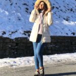 Akanksha Puri Instagram - Cozy winter vibes ❄️ 🥶 ⛄️ . . #winter #morning #christmas #travel #travelgram #goodvibes #photooftheday #picoftheday #love #beauty #lifestyle #instagram #instagood #instafashion #fashion #style #smile #happy #beingme #akankshapuri #❤️ #❄️ #⛄ Solang Valley, Manali