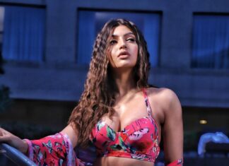Akanksha Puri Instagram - Who said it’s Winters 😉 . . #reallylikeyourbody #bikini #pool #photoshoot #beauty #style #fashion #girlswithtattoos #photooftheday #picoftheday #instagram #instagood #goodvibes #fitness #love #trending #happy #smile #fun #beingme #akankshapuri #❤️ Photograher @aashkapatelphotographyy Location @courtyardmumbai Mua - @riyamishra_makeupartist Hairstylist - @makeoversbydhruvidoshi Courtyard By Marriott Mumbai Airport
