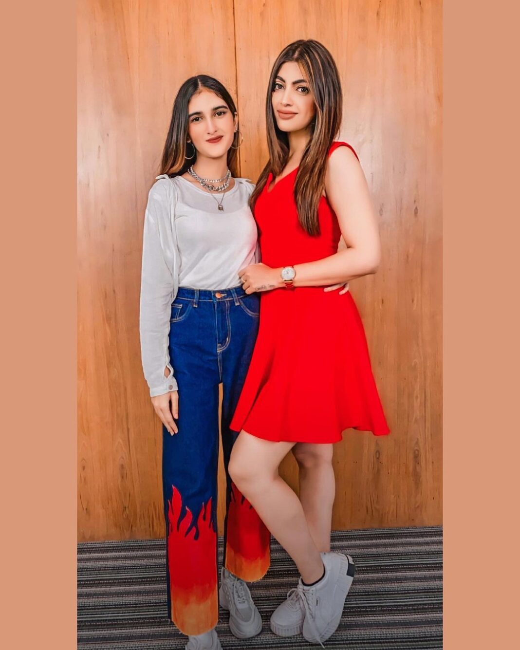 Akanksha Puri Instagram - “ She is not just full of class , She is fabulous & very kind as well , The perfect combination .” @akanksha8000 ♥️ . . . . #faizeena #sister #love #bollywood #fambruh #fambruharmy #keepsmiling #keepsupporting #keepgoing #teamnawab #kbye T Series