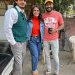 Aksha Pardasany Instagram - Shivani, Sunny and Parsuram Ghimire, who is interestingly also our director @sachin_yo Have you watched Kathmandu Connection yet? @anshumaan_pushkar @sonylivindia #kathmanduconnection #kathmanduconnectiononsonyliv #series
