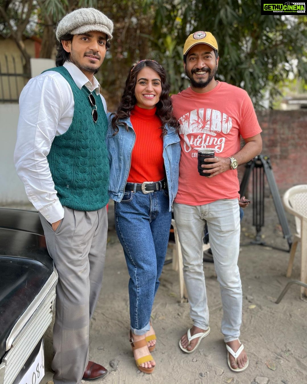 Aksha Pardasany Instagram - Shivani, Sunny and Parsuram Ghimire, who is interestingly also our director @sachin_yo Have you watched Kathmandu Connection yet? @anshumaan_pushkar @sonylivindia #kathmanduconnection #kathmanduconnectiononsonyliv #series