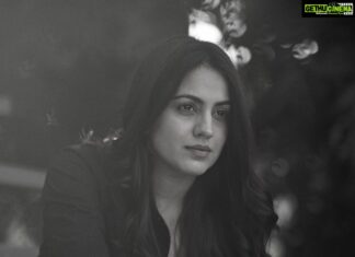 Aksha Pardasany Instagram - A little color A little Black and White ❤️ 📸 @siddhalbe