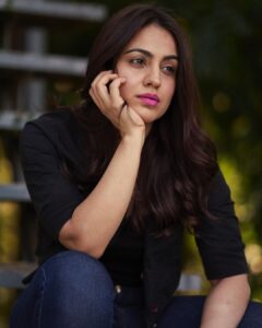 Aksha Pardasany Instagram - May the Goddess in you be fearless, pure and beautiful ❤️

#Dussera #festivalsofIndia

📸 @siddhalbe
