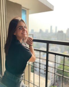 Aksha Pardasany Instagram - Khwabon ke tinko se, chal banaye aashiyan ☘️