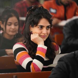 Aksha Pardasany Instagram - Zindagi ki yehi reet hai , haar ke baad hi jeet hai ☘️