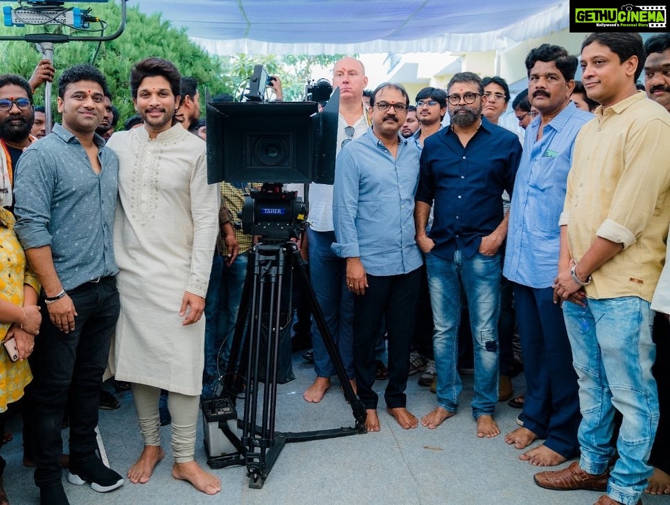 Allu Arjun Instagram - AA20 Pooja . 3rd time with my darling Sukku . DSP special combo always . Hoping to create a magic again . Thank you Koratala Shiva garu , Surender Reddy Garu & Allu Arvind garu (dad) and all other guests for gracing the occasion. Thank you Mythri Movies & Muttamsetty Media .
