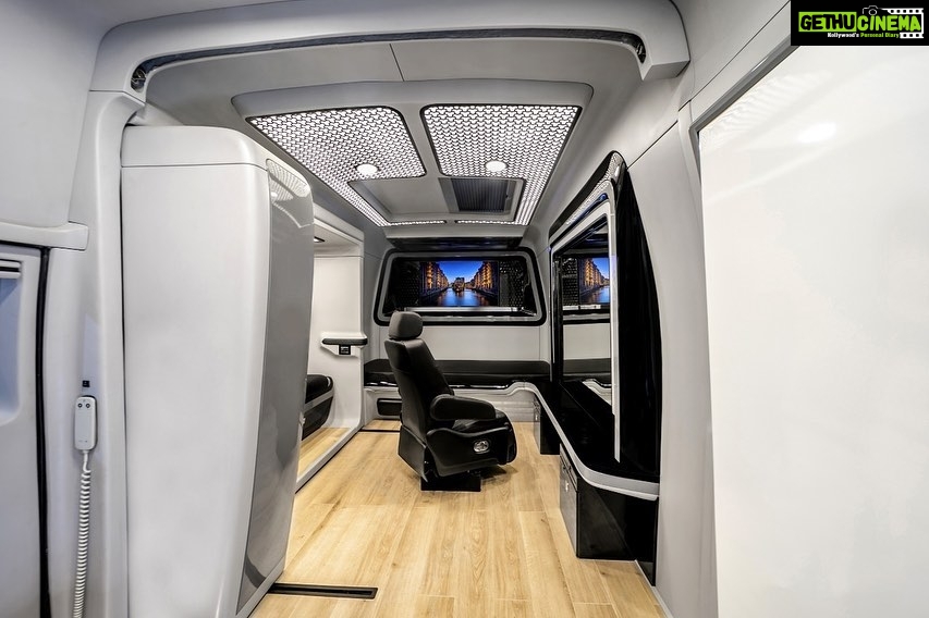 Allu Arjun Instagram - Every time I buy something big in my life... there is only one thought in my mind ... “ People have showered soo much love...it’s the power of their love that I am being able to buy all this “ Gratitude forever . Thank you all ❤️. It’s my Vanity Van . I named it “FALCON” . Thank you Reddy Customs for making this beauty .
