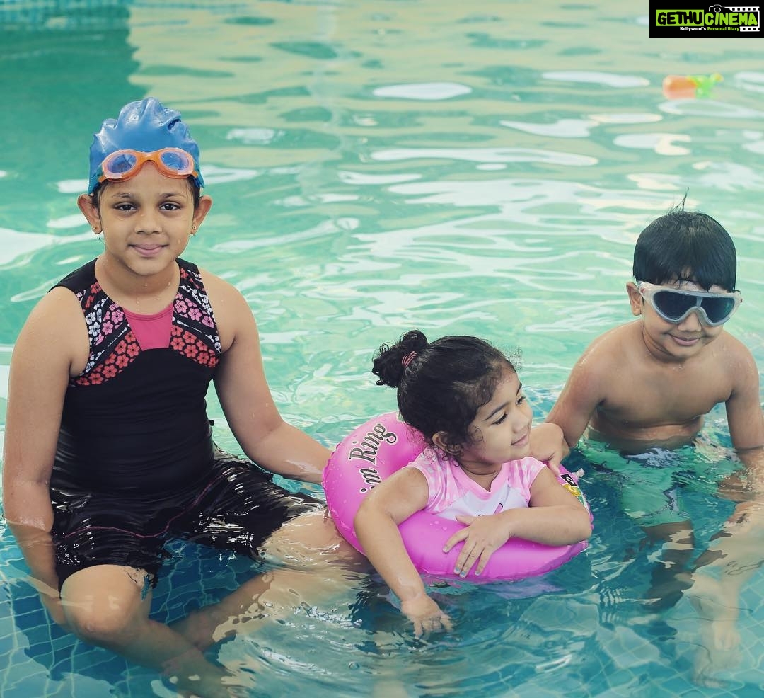 Allu Arjun Instagram - My Dad gifted ayaan a swimming pool for his birthday. I am still in shock . When he asked Ayaan what he wanted 45 days ago ? Ayaan said Pool . Dad agreed & Delivery. On Dot . Ayaan is soo lucky to have a grand dad like that . Lucky 4th generation kids . I envy them 🧐 . BTW we named it “ ALLU POOL “ 😂 #alluayaan #alluaravind #alluanvitha #alluarha