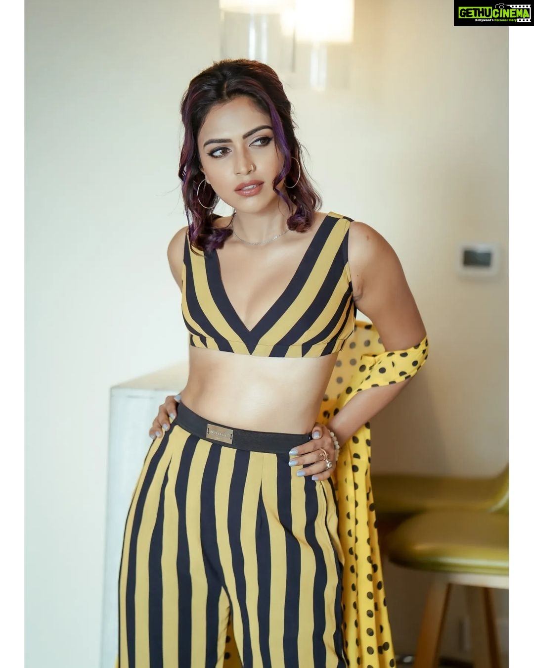 Amala Paul Instagram - Dressed to the nines in excitement of #RanjishHiSahi. 💃 Outfit: @labelnityabajaj Stylist: @twofoldstyles Mua: @makeupandhairbysagallya Photography: @nostalgiaevents.in @rahulaniz Streaming on @VootSelect from 13th January. Created by @maheshfilm Written and directed by @pushpdeepbhardwaj @tahirrajbhasin @amupuri @visheshfilms @officialjiostudios @sakshibhatt #SahilSaigal #VisheshEntertainment #myart #mypurpose #bollywood #hindi #hindicinema #bollywoodshows