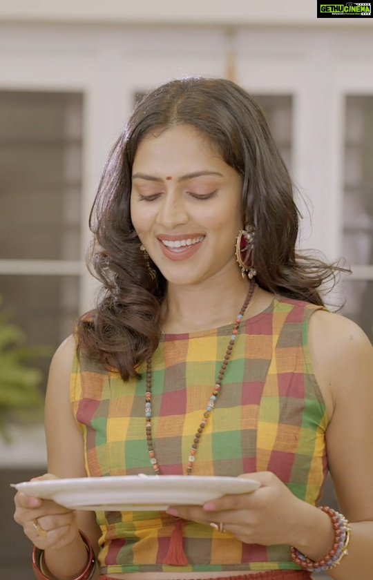 Amala Paul Instagram - Lately, I have been spending so much time in the kitchen trying my hand at cooking some traditional south Indian curries and recipes! Want to know what got me started? My Morphy Richards Brut Mixer Grinder! Started using it to grind all the spices and ingredients I need for my recipes and trust me, it has made cooking so effortless for me. It’s 800w copper motor makes grinding all the complex ingredients that South Indian dishes like Avial, errissery, poriyal and coconut chutney requires, a breeze! Also, look how exquisite the wooden finishing of the mixer is! Totally goes with my kitchen set up 🤩 This is a must have appliance for the modern Indian kitchen! It gets better, use my code AMALAPAUL10 on http://www.morphyrichardsindia.com to get 10% off on your purchase! 😍 @morphyrichardsindia #MorphyRichardsIndia #KitchenAppliances #BestMixerGrinder #SouthIndianFood #Ad