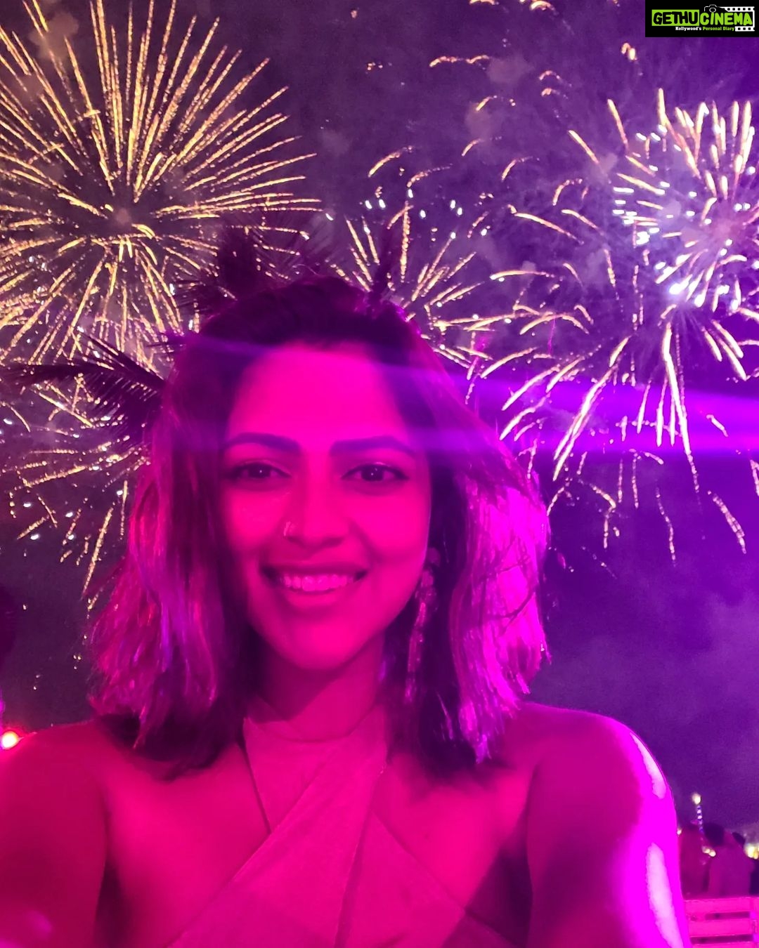 Amala Paul Instagram - You attract what you love. I sent to the universe a little love note, asking for a bright and beautiful 2022. We started off on a bright note and the present is beautiful. Thank you for all the blessings received. πππ #2022 #love #truth #magic #peace #evolve #transcend #abundance #grateful Atlantis, The Palm