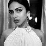 Amala Paul Instagram - Why is there no space for shades of grey? Why are we supposed to choose between either black or white? Strive for the freedom to be whatever you want to be. 🙌 #foodforthought