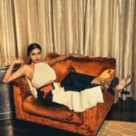 Amala Paul Instagram – Work hard you should, chill harder you must. 😎🙌

#AllWorkAndNoPlayMakesAmalaDull

Styled by @pallakhshah assisted by @shrey_vaishnav_
In @arokaofficial x @viariaccessories x @chinicdesigns_by_chini_chouhan
Hair by @divyashetty_
Make up by @makeupartistdanish
Lensed by @the_pixel_farmer