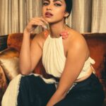 Amala Paul Instagram - Lights. Camera. Amala. #keepingitreal Styled by @pallakhshah assisted by @shrey_vaishnav_ In @arokaofficial x @viariaccessories x @chinicdesigns_by_chini_chouhan Hair by @divyashetty_ Make up by @makeupartistdanish Lensed by @the_pixel_farmer