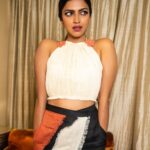 Amala Paul Instagram - Look left, look right and then go ahead and do whatever your heart tells you! #listen #youdoyou Styled by @pallakhshah assisted by @shrey_vaishnav_ In @arokaofficial x @viariaccessories x @chinicdesigns_by_chini_chouhan Hair by @divyashetty_ Make up by @makeupartistdanish Lensed by @the_pixel_farmer