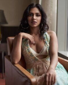 Amala Paul Instagram - Aladdin's Jasmine. 🌼🌝

@shopverb @viariaccessories
Styled by @pallakhshah assisted by @shrey_vaishnav_
Hair @divyashetty_
Makeup @makeupartistdanish
Photographer - @kalyanyasaswi