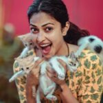 Amala Paul Instagram – Cat me if you can! 🤭 😺

#welcomehomebabies #newlife #catwoman #kitty #meow #therekittykittykitty #catstagram #catlife #greatvibesonly #happyme #deepinnerpeace #soulcare #😺